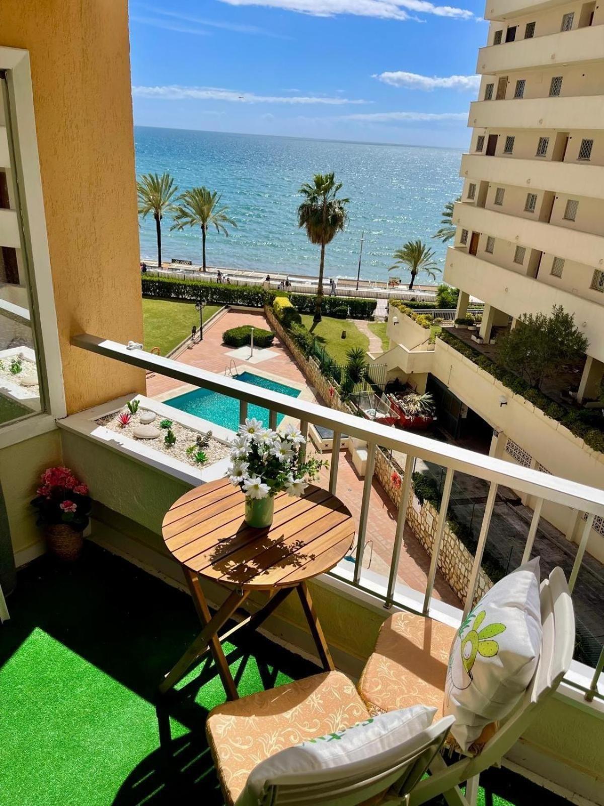 Estudio En Primera Linea De Mar De Apartament